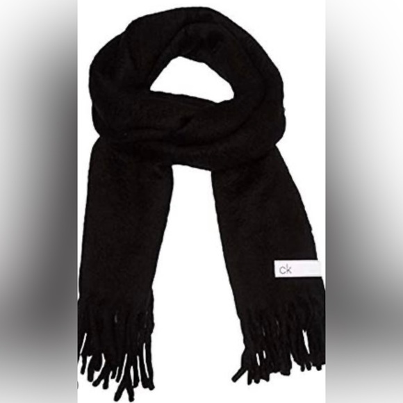 Calvin Klein Accessories - 𝅺calvin Klein ribbed/cable knit black scarf with fringe-NWT